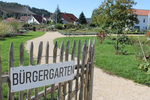 das Bild zeigt den Eingang des Bürgergartens Plüderhausen