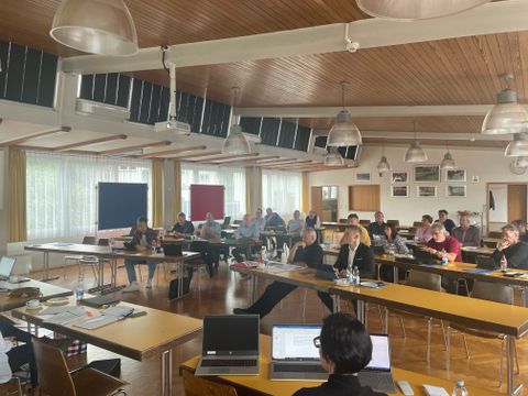 Gemeinsame Diskussion von Projektgruppe und Gemeinderat. Bildautor: Marc Angelmahr
