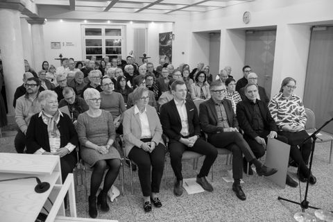 Viele Gäste beim Empfang der Hilde und Hermann Walter-Stiftung 