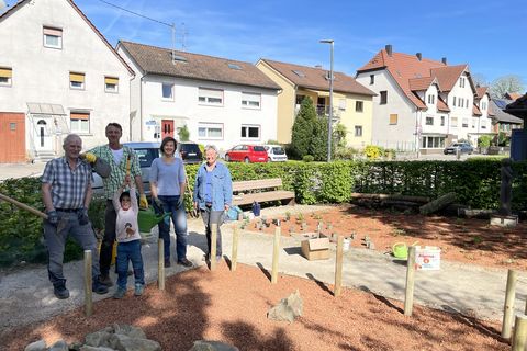 v.l. Uwe Kühnast, Marko Kley, Adem Rockenhäuser, Kirsten Segler, Melanie Weiss, nicht auf dem Bild sind: Gabriele Kühnast, Sabine Kühnast, Moritz Kühnast, Marius Hupka, Ingrid Goltsche, Betty Vollmar