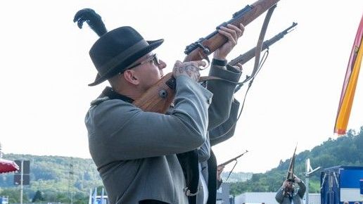 Schützenverein Plüderhausen beim Salutschießen