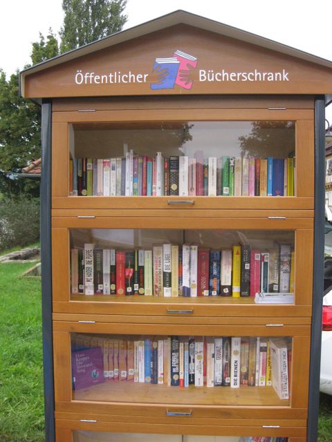 Bücherschrank