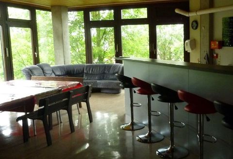 Aufenthaltsraum mit Bar