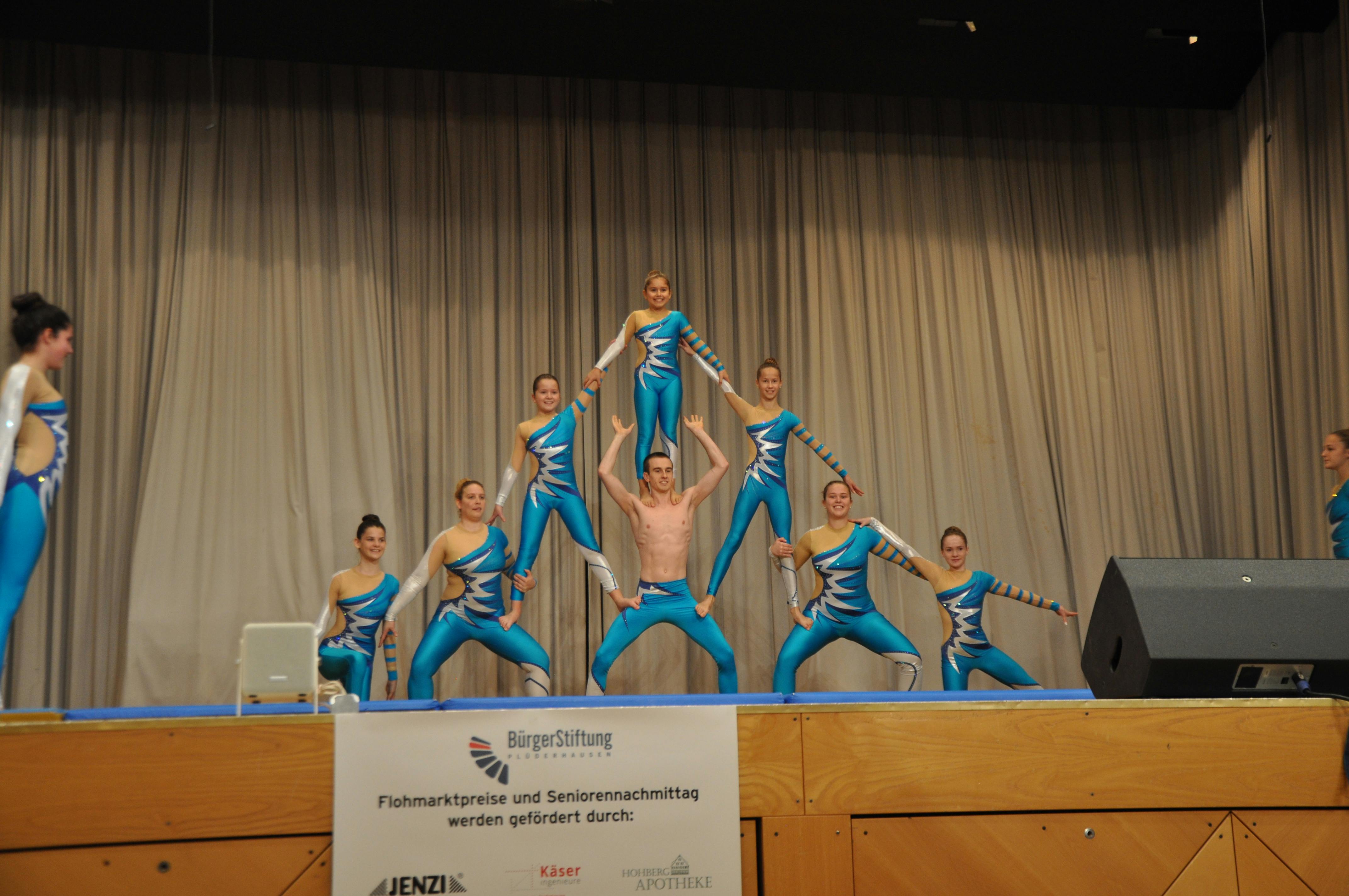 Bild zeigt Auftritt der Dance and Gymnastics Gruppe des TSV Lorch