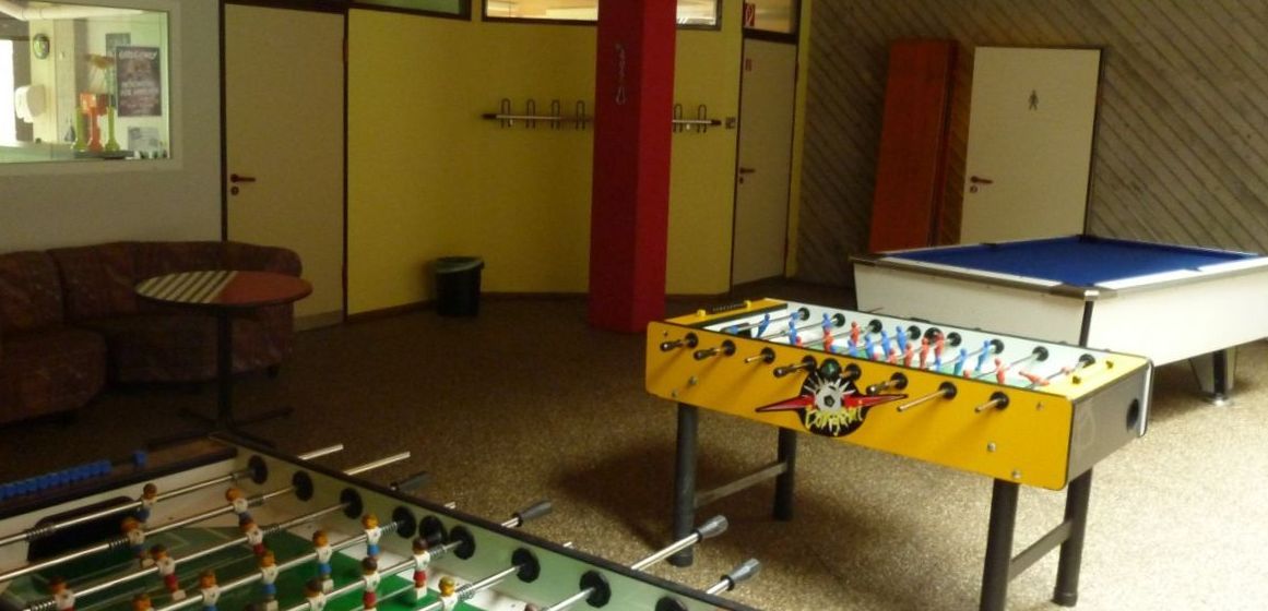 Unser Foyer mit Air-Hockey, Billard, Kickern uvm.