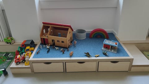 Bild zeigt einen Spielbauernhof im Kindergarten